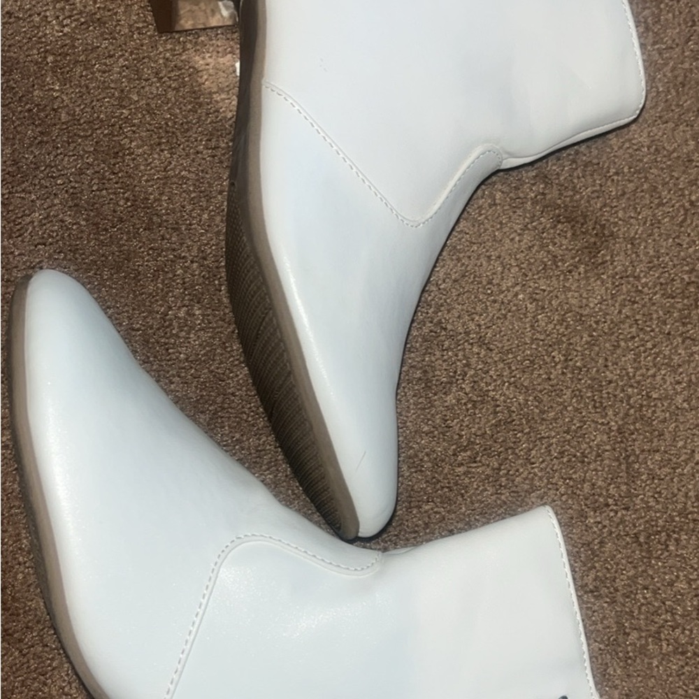 Womens sz 8 or big girls sz 6  White childrens place Ankle Boots sz 6 NWOT